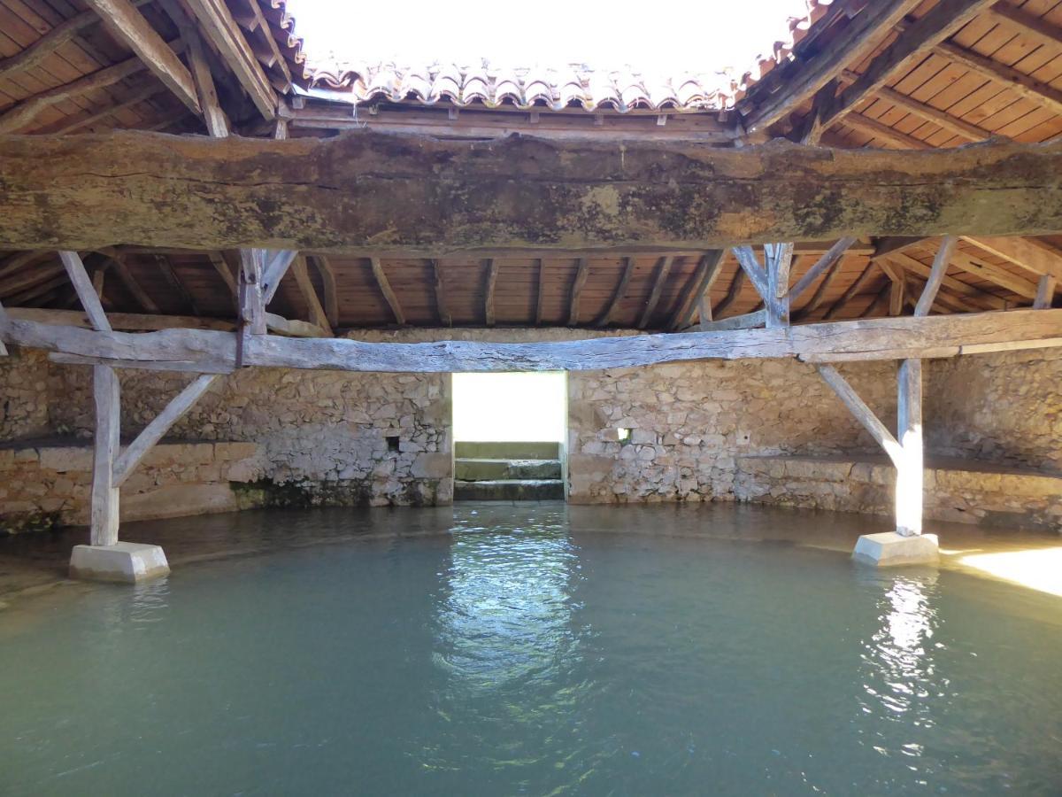 Carreron Gites Gondrin Exterior photo