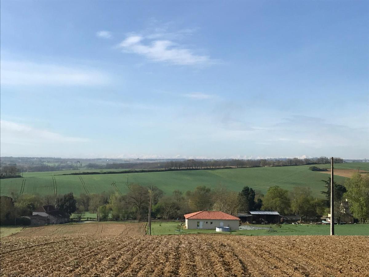 Carreron Gites Gondrin Exterior photo